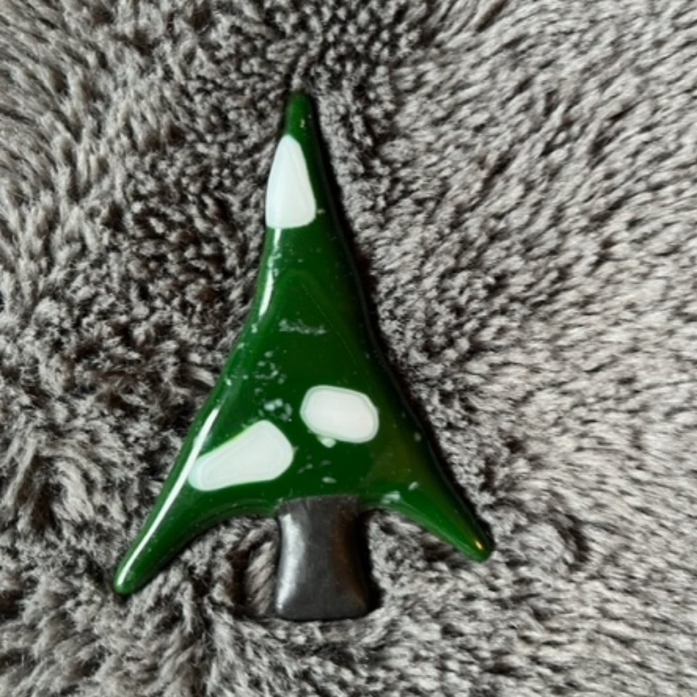Handcrafted Green White Christmas Tree Brooch Holiday Pin Shiny New